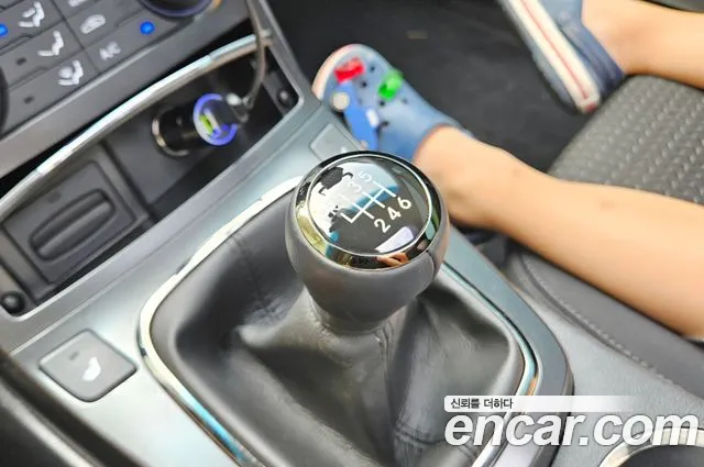 Hyundai Genesis 2011 thumb 4