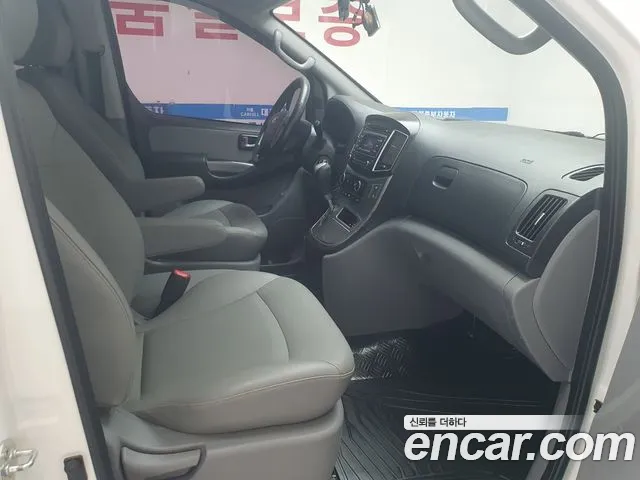 Hyundai Starex 2017 thumb 9