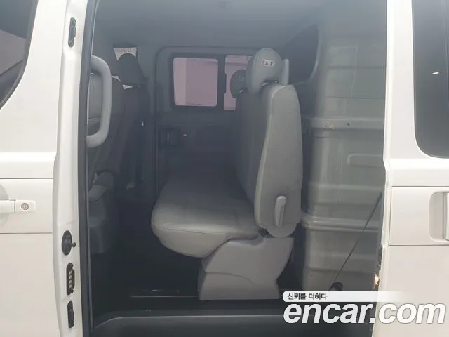 Hyundai Starex 2017 thumb 10