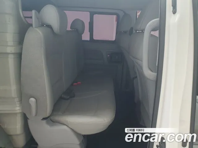 Hyundai Starex 2017 thumb 11
