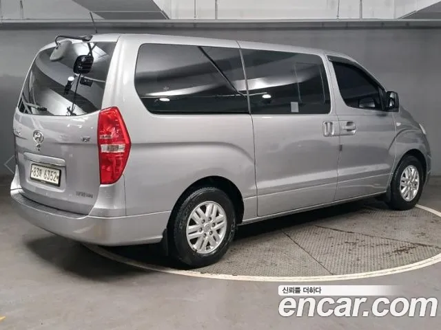 Hyundai Starex 2017 thumb 4