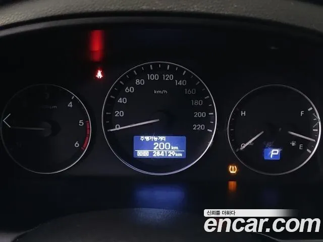 Hyundai Starex 2017 thumb 10