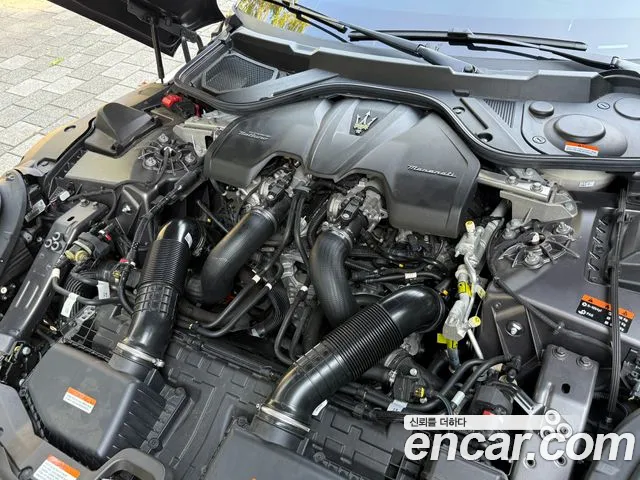 Maserati GranTurismo 2024 thumb 5