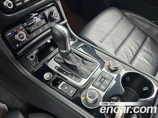 Volkswagen Touareg 2016 thumb 9