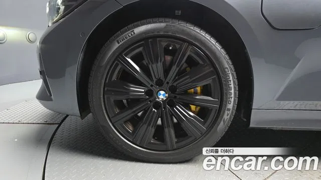 BMW 3-Series 2020 thumb 5