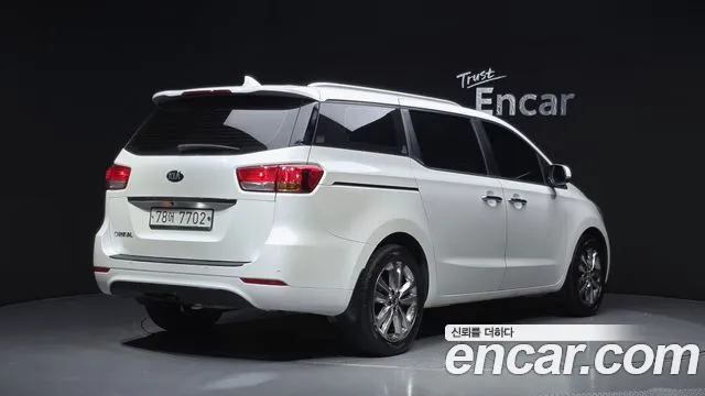 Kia Carnival 2014 thumb 2
