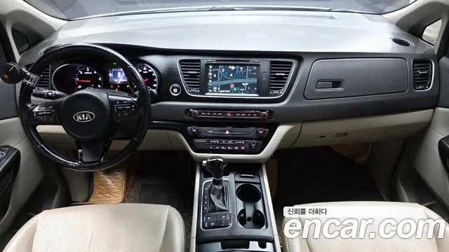 Kia Carnival 2014 thumb 7