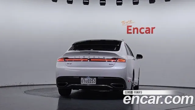 Lincoln MKZ 2017 thumb 4