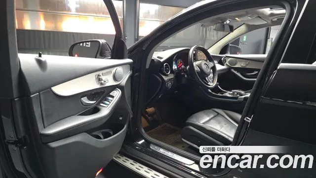 Mercedes-Benz GLC 2018 thumb 10