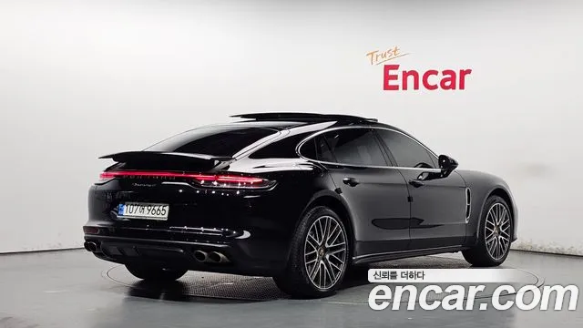 Porsche Panamera 2021 thumb 2