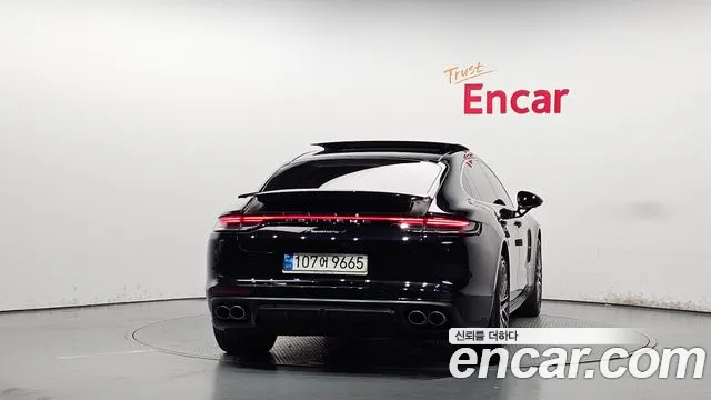Porsche Panamera 2021 thumb 4
