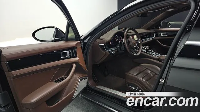 Porsche Panamera 2021 thumb 10