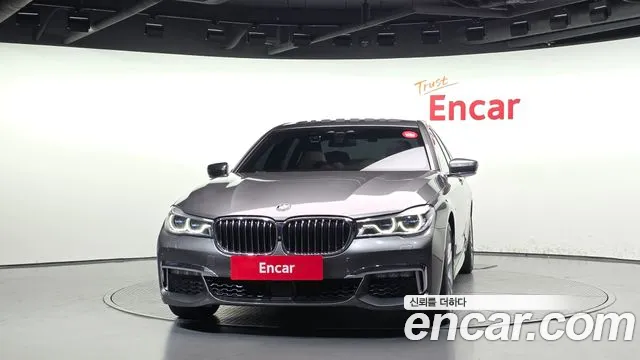 BMW 7-Series 2019 thumb 3