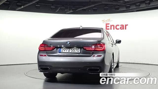 BMW 7-Series 2019 thumb 4