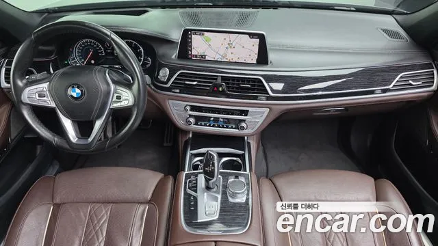 BMW 7-Series 2019 thumb 7