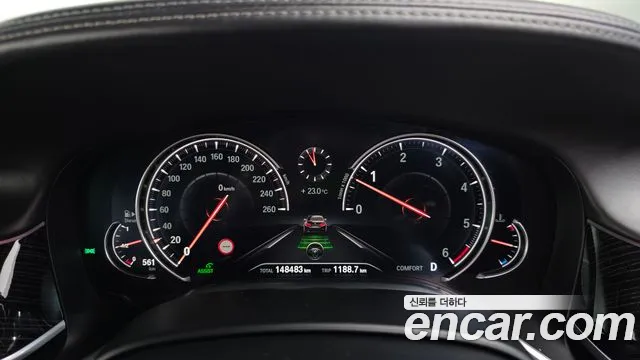 BMW 7-Series 2019 thumb 8