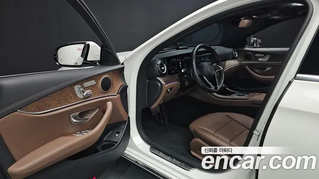 Mercedes-Benz E-Класс 2022 thumb 10