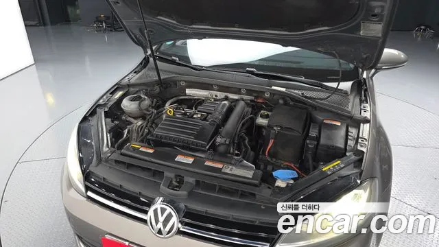 Volkswagen Golf Sportsvan 2014 thumb 6