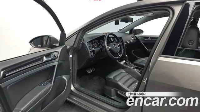Volkswagen Golf Sportsvan 2014 thumb 10
