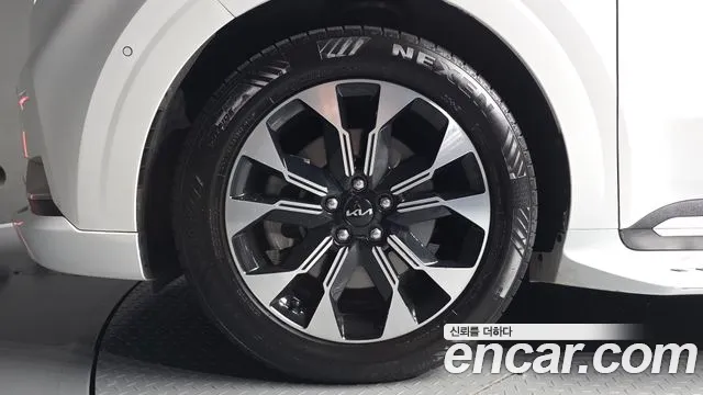 Kia Carnival 2022 thumb 5