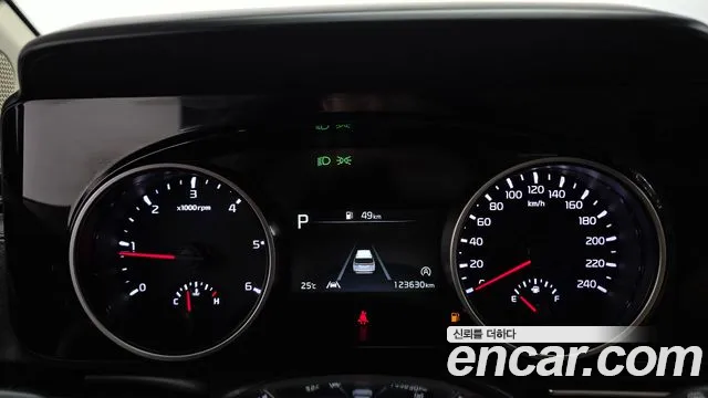 Kia Carnival 2021 thumb 8