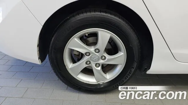 Hyundai Avante 2014 thumb 5