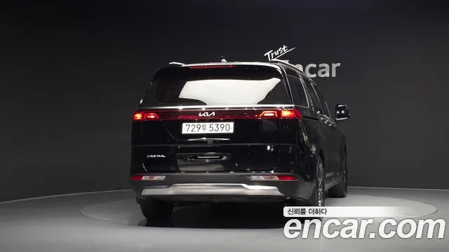 Kia Carnival 2023 thumb 3