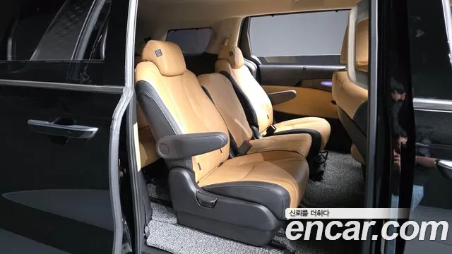 Kia Carnival 2023 thumb 11