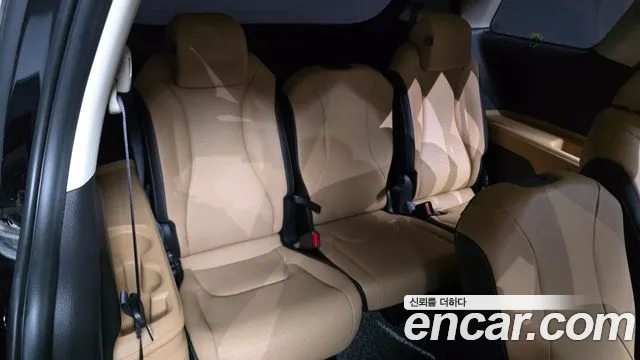 Kia Carnival 2023 thumb 12