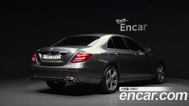 Mercedes-Benz E-Класс 2019 thumb 2
