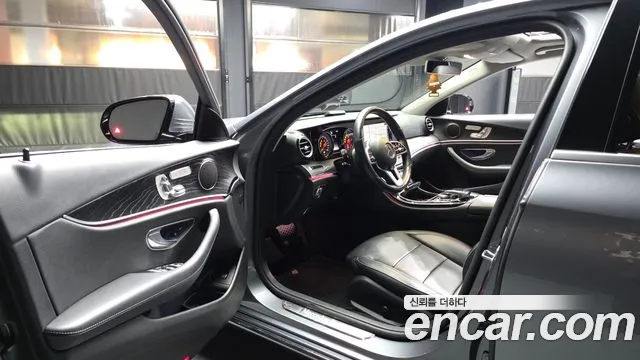 Mercedes-Benz E-Класс 2019 thumb 10