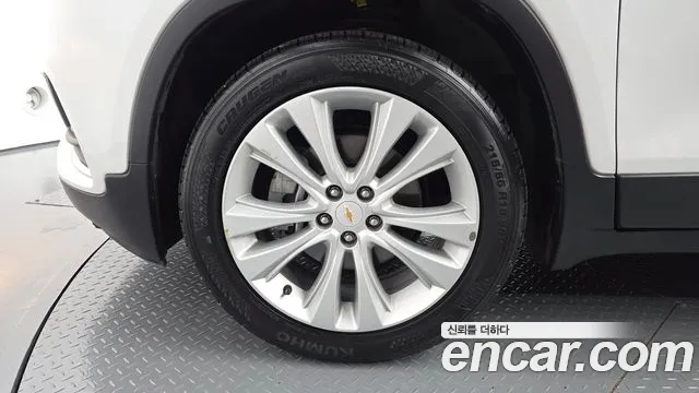 ChevroletGMDaewoo Tracker 2017 thumb 5