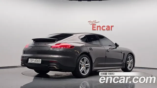 Porsche Panamera 2014 thumb 2