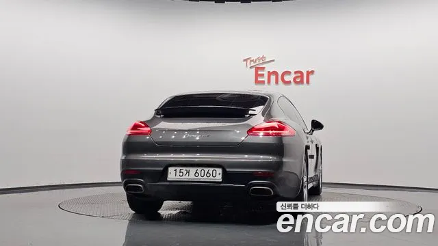 Porsche Panamera 2014 thumb 4