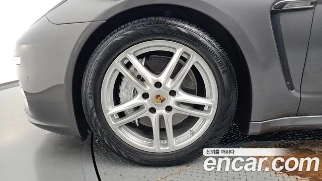 Porsche Panamera 2014 thumb 5