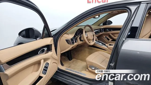 Porsche Panamera 2014 thumb 10
