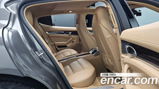 Porsche Panamera 2014 thumb 12