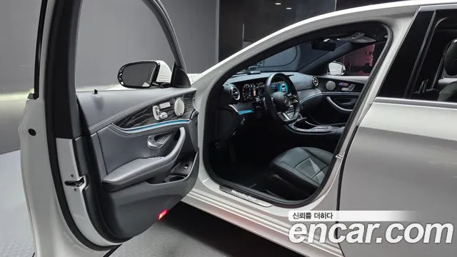 Mercedes-Benz E-Класс 2022 thumb 10