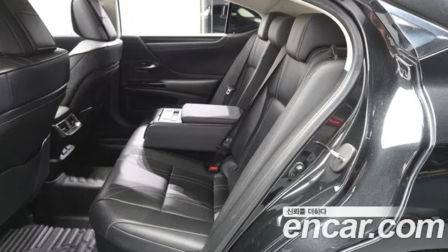 Lexus ES 2022 thumb 8