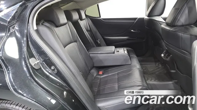 Lexus ES 2022 thumb 12