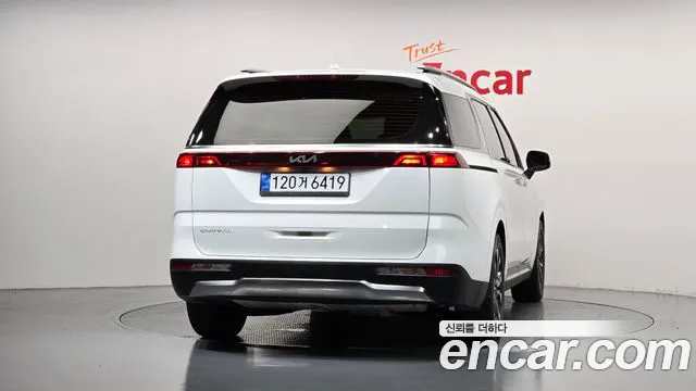 Kia Carnival 2022 thumb 4