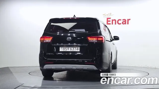 Kia Carnival 2016 thumb 4