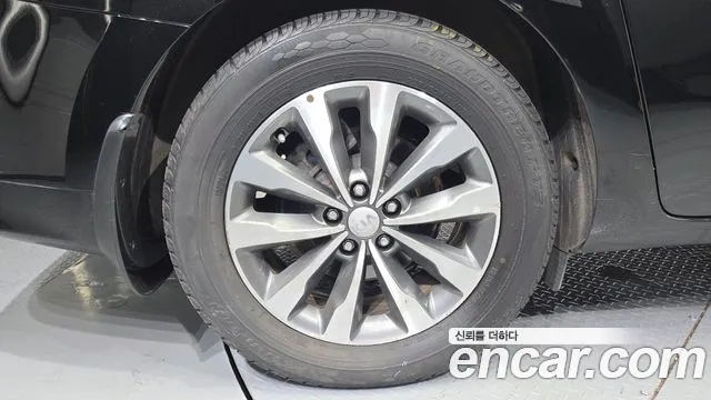 Kia Carnival 2016 thumb 5