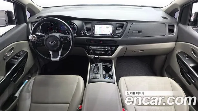 Kia Carnival 2016 thumb 7