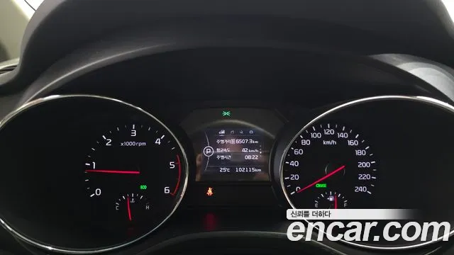 Kia Carnival 2016 thumb 8