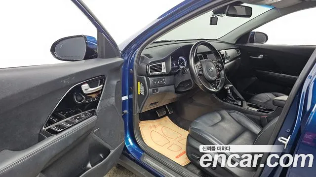 Kia Niro 2018 thumb 10