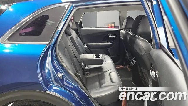 Kia Niro 2018 thumb 11