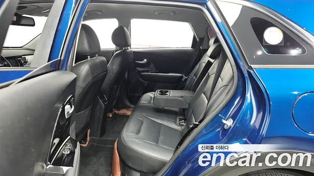 Kia Niro 2018 thumb 12