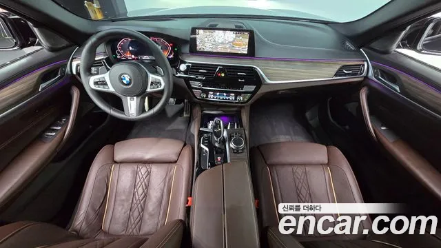 BMW 5-Series 2020 thumb 6