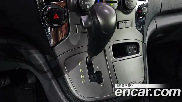 Hyundai Starex 2015 thumb 9